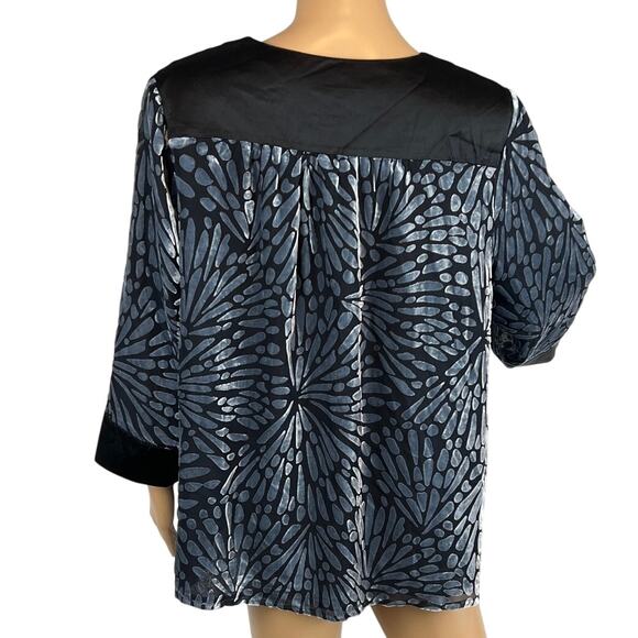 Bob Mackie Women's Silk Burnout Jacket Black Silver  Size M Wearable Art - Picture 3 of 8